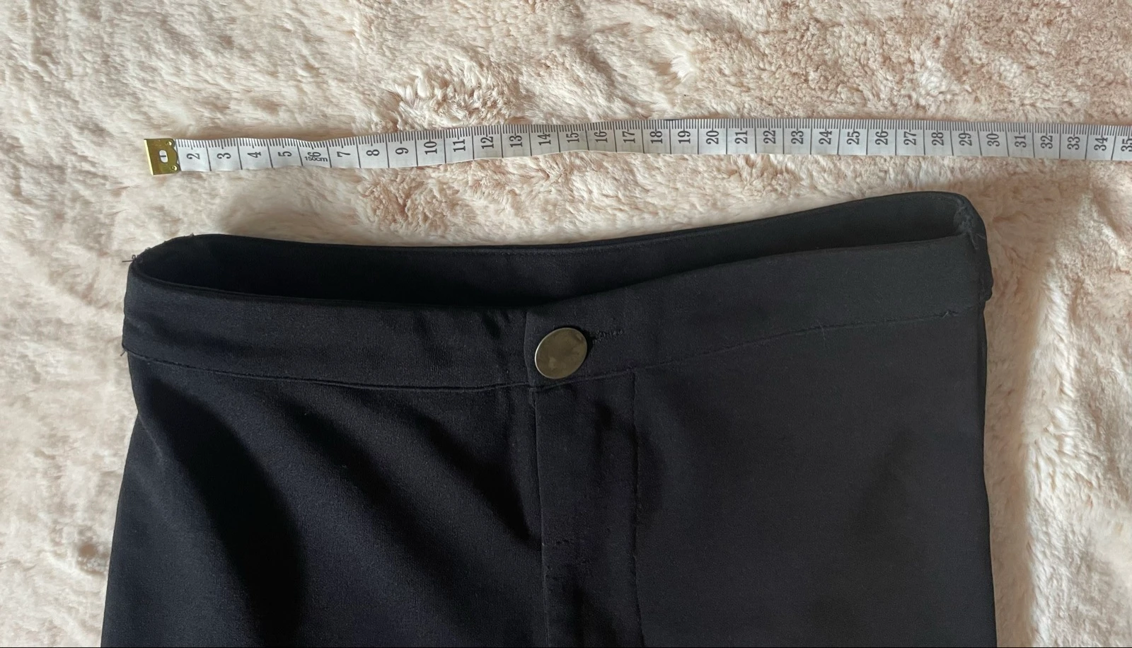 Zwarte uitlopende broek met broek-effect | Elastische stof – photo 5